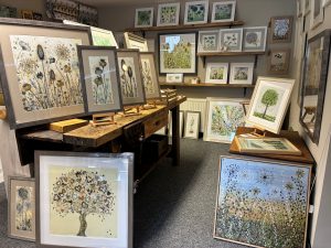 https://rvarts.co.uk/directory-listings/deb-walton-art/